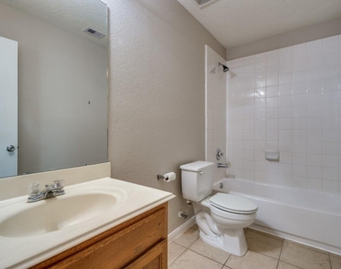 3054 Legends York Drive - Photo Thumbnail 11