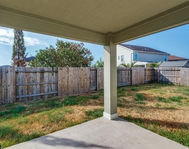 3054 Legends York Drive - Photo Thumbnail 16