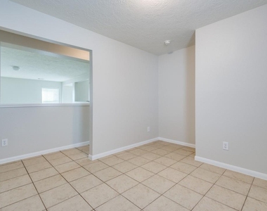 3054 Legends York Drive - Photo Thumbnail 8
