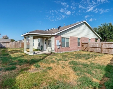3054 Legends York Drive - Photo Thumbnail 17