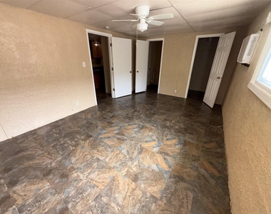 3417 Avenue O - Photo Thumbnail 5