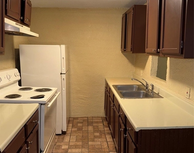 3417 Avenue O - Photo Thumbnail 16