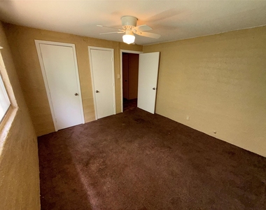 3417 Avenue O - Photo Thumbnail 11