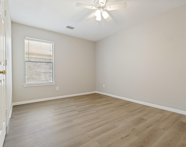 2239 Tourney Lane - Photo Thumbnail 11