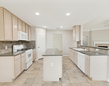 2239 Tourney Lane - Photo Thumbnail 5