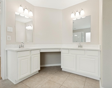 2239 Tourney Lane - Photo Thumbnail 8