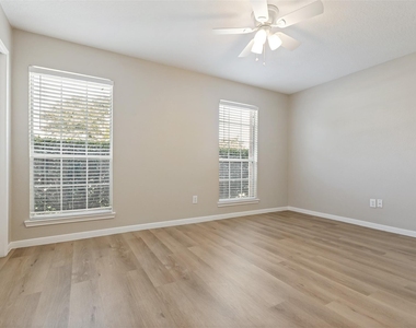 2239 Tourney Lane - Photo Thumbnail 10