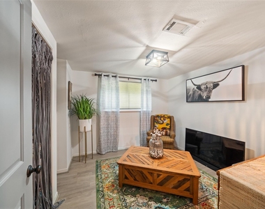 11045 Woodview Drive - Photo Thumbnail 10