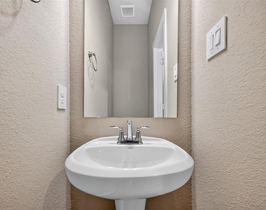 1523 Rustling Creek Drive - Photo Thumbnail 23