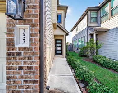 1523 Rustling Creek Drive - Photo Thumbnail 5