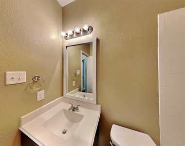 2324 Shady Tree Lane - Photo Thumbnail 14