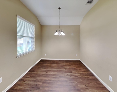 2324 Shady Tree Lane - Photo Thumbnail 5