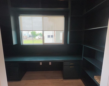 1423 Holly Street - Photo Thumbnail 9