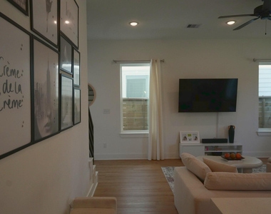 7006 Emma Lou Street - Photo Thumbnail 4