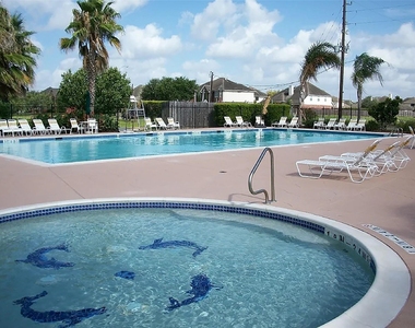 9406 Sunlake Drive - Photo Thumbnail 36