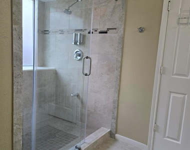 9406 Sunlake Drive - Photo Thumbnail 23