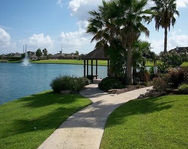 9406 Sunlake Drive - Photo Thumbnail 33
