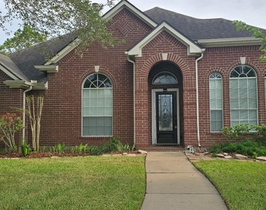 9406 Sunlake Drive - Photo Thumbnail 1