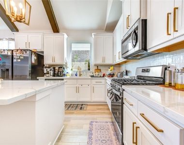 10514 Skyward Estate Trail - Photo Thumbnail 9