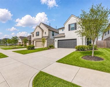 10514 Skyward Estate Trail - Photo Thumbnail 47