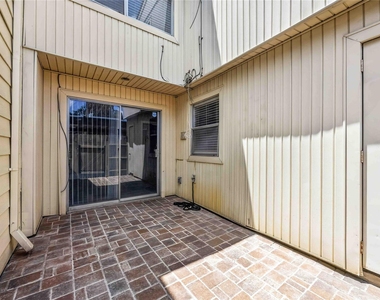 7866 Green Lawn Drive - Photo Thumbnail 10