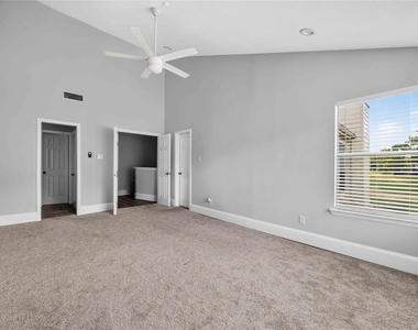 7866 Green Lawn Drive - Photo Thumbnail 9