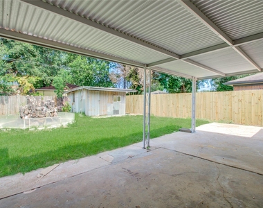 7902 La Roche Lane - Photo Thumbnail 18