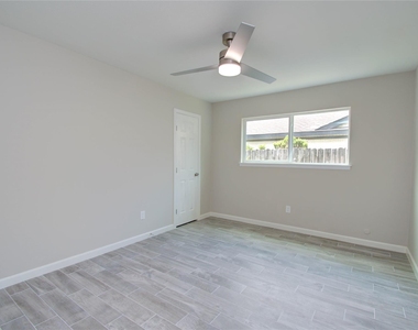 7902 La Roche Lane - Photo Thumbnail 15
