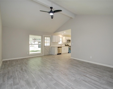 7902 La Roche Lane - Photo Thumbnail 2