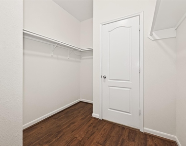 21015 Blackstone Villa Lane - Photo Thumbnail 40