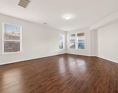 21015 Blackstone Villa Lane - Photo Thumbnail 33