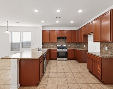 21015 Blackstone Villa Lane - Photo Thumbnail 14