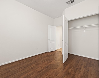 21015 Blackstone Villa Lane - Photo Thumbnail 23