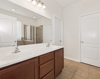 21015 Blackstone Villa Lane - Photo Thumbnail 37