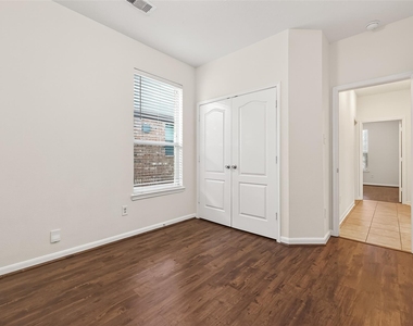 21015 Blackstone Villa Lane - Photo Thumbnail 28