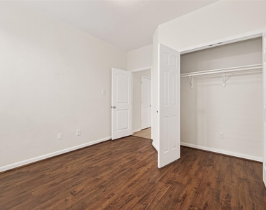 21015 Blackstone Villa Lane - Photo Thumbnail 32