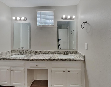 4474 W Cypress Villas Drive - Photo Thumbnail 9