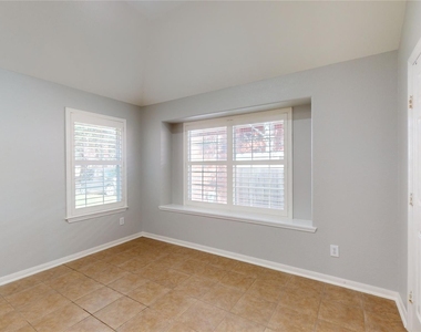 3046 Antler Way - Photo Thumbnail 9
