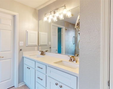 3046 Antler Way - Photo Thumbnail 15