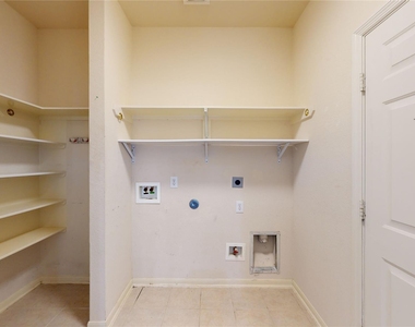3046 Antler Way - Photo Thumbnail 12