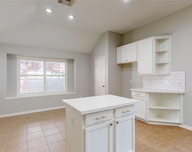 3046 Antler Way - Photo Thumbnail 10