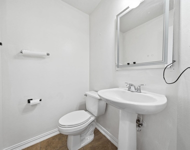 14207 Hawkesbury Court - Photo Thumbnail 24