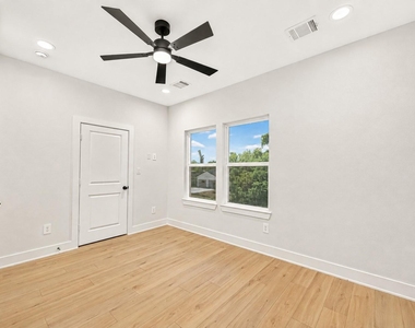 7824 Beckley Street - Photo Thumbnail 16