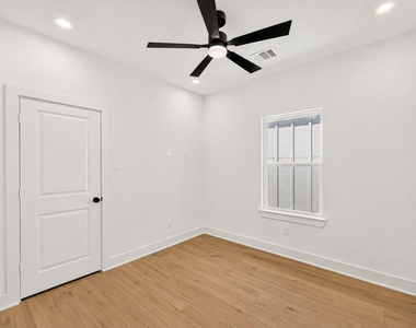 7824 Beckley Street - Photo Thumbnail 13