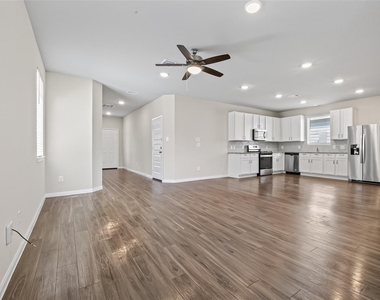13758 Goldeye Drive - Photo Thumbnail 10