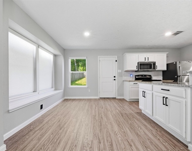 15011 Crockett Road - Photo Thumbnail 5
