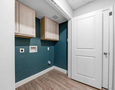 15011 Crockett Road - Photo Thumbnail 10