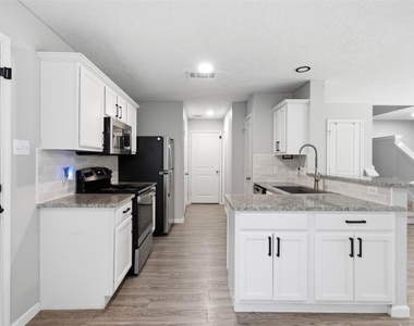 15011 Crockett Road - Photo Thumbnail 6