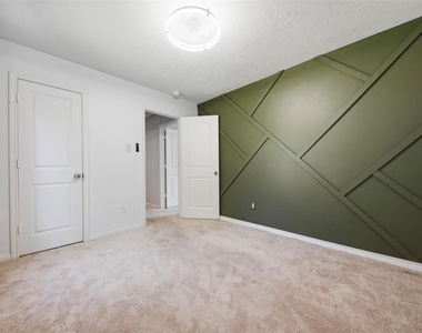 15011 Crockett Road - Photo Thumbnail 15