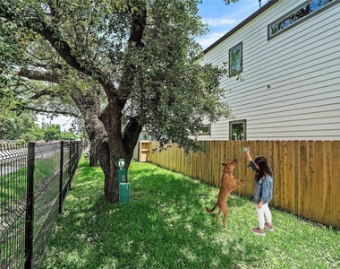 8430 Vogue Lane - Photo Thumbnail 20